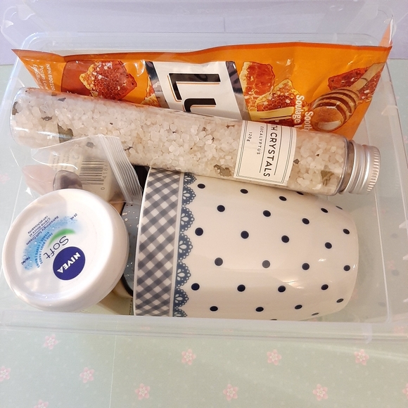 Feel Better Self Care Package - Picture 11 of 15